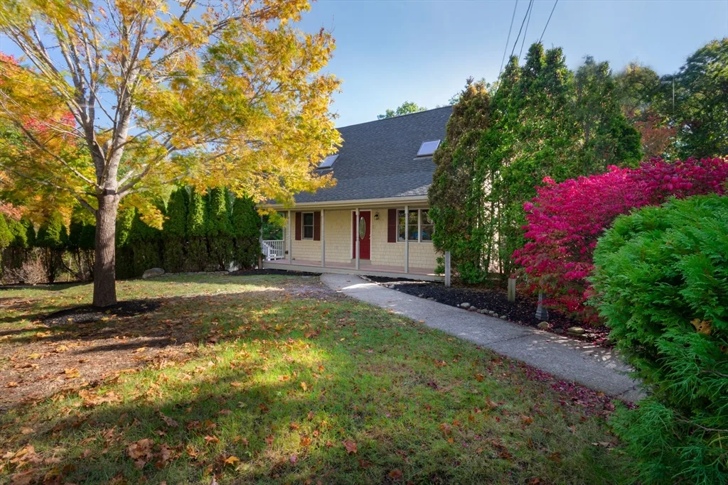 Sold property at 103 Mayflower Ln